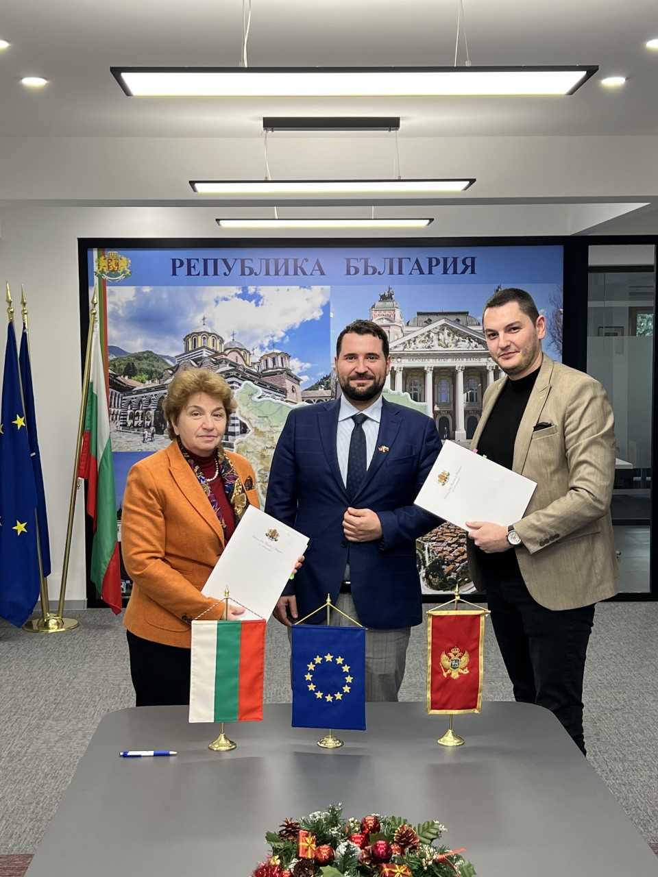 Potpisani ugovori za pružanje finansijske pomoći Vlade Bugarske