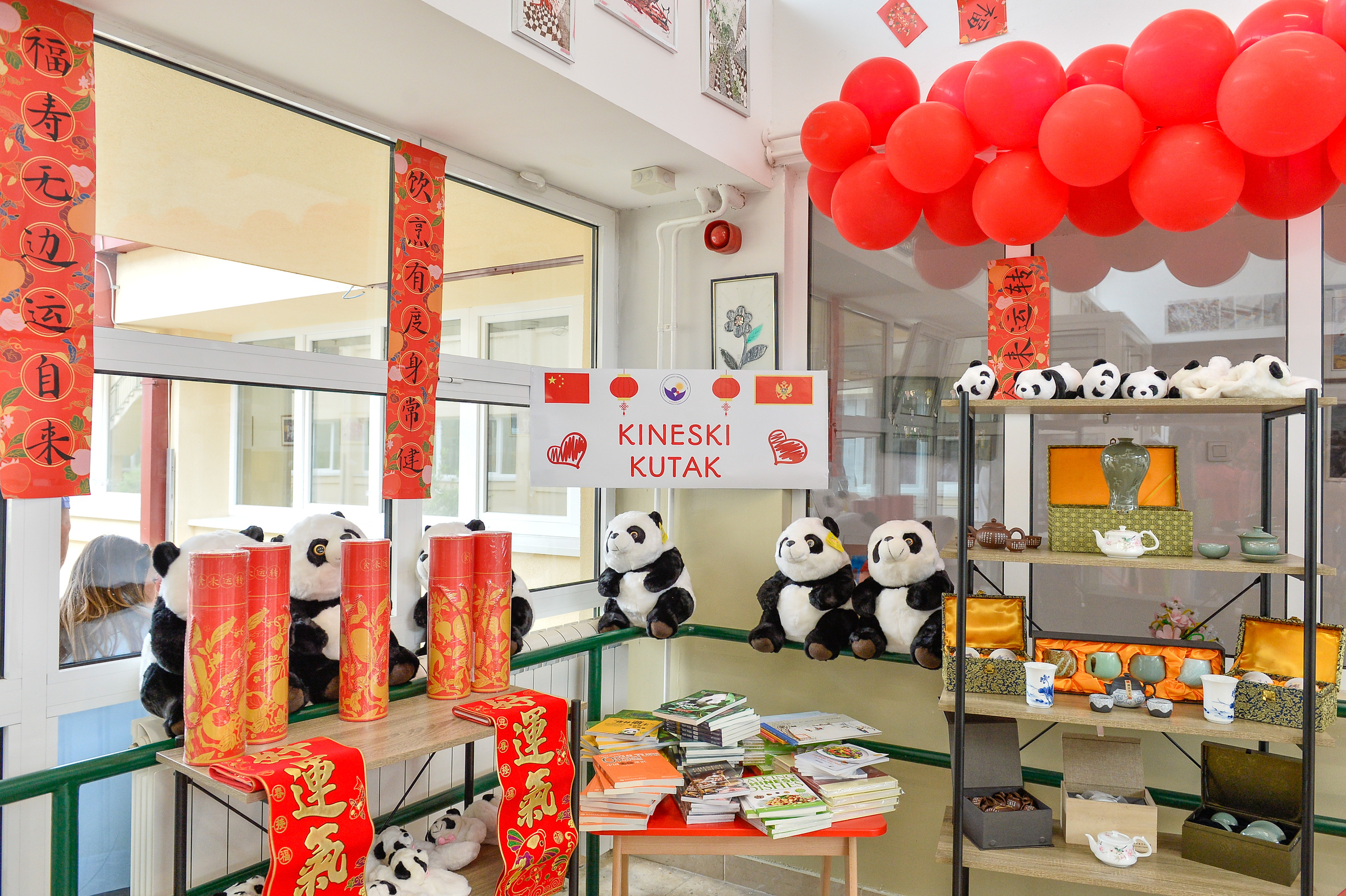 Proslavljen Dan Resursnog Centra “1. jun”: Ambasada NR Kine otvorila “Kineski kutak” i uručila donaciju školi
