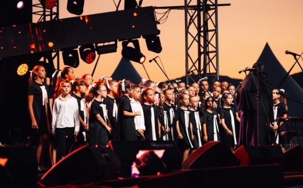 Čast da otvore ovogodišnje izdanje Lake festa pripala je Dječjem horu Zahumlje