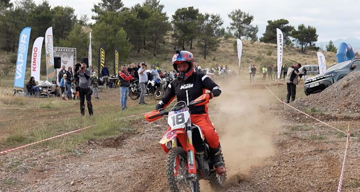 Moto izazov Dusters – Re-Leaf edition