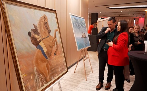 „Moj prvi let“: U Podgorici otvorena prva samostalna izložba Katarine Perić